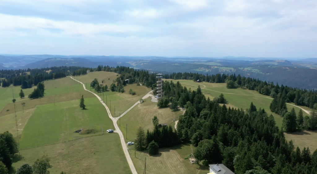La tour de Moron, édifiée par les parentés et apprentis maçons de suisse